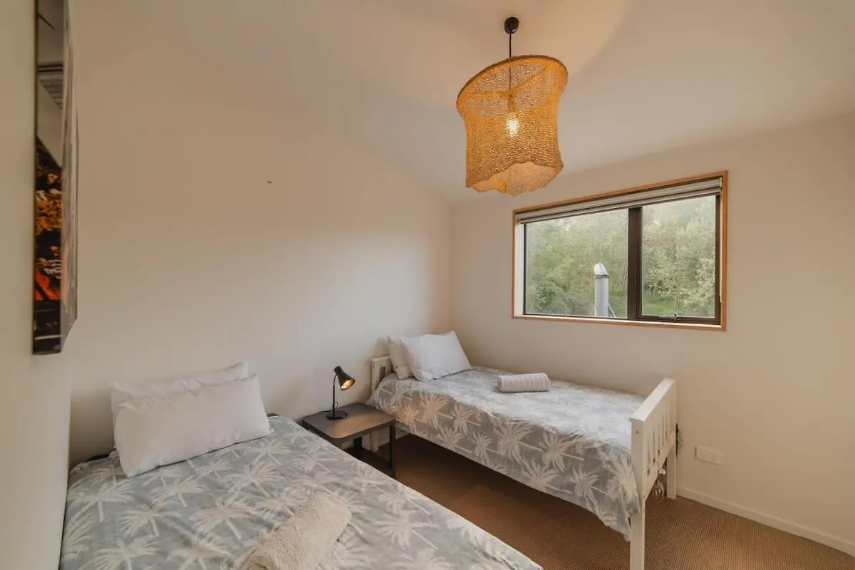 Ocean Views At Rapanui Lodge- 4Br Gem With Parking Christchurch Holiday home