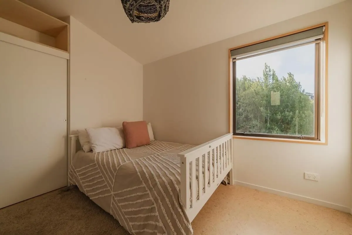 Ocean Views At Rapanui Lodge- 4Br Gem With Parking Christchurch