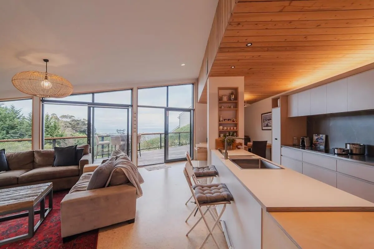 Holiday home Ocean Views At Rapanui Lodge- 4Br Gem With Parking Christchurch