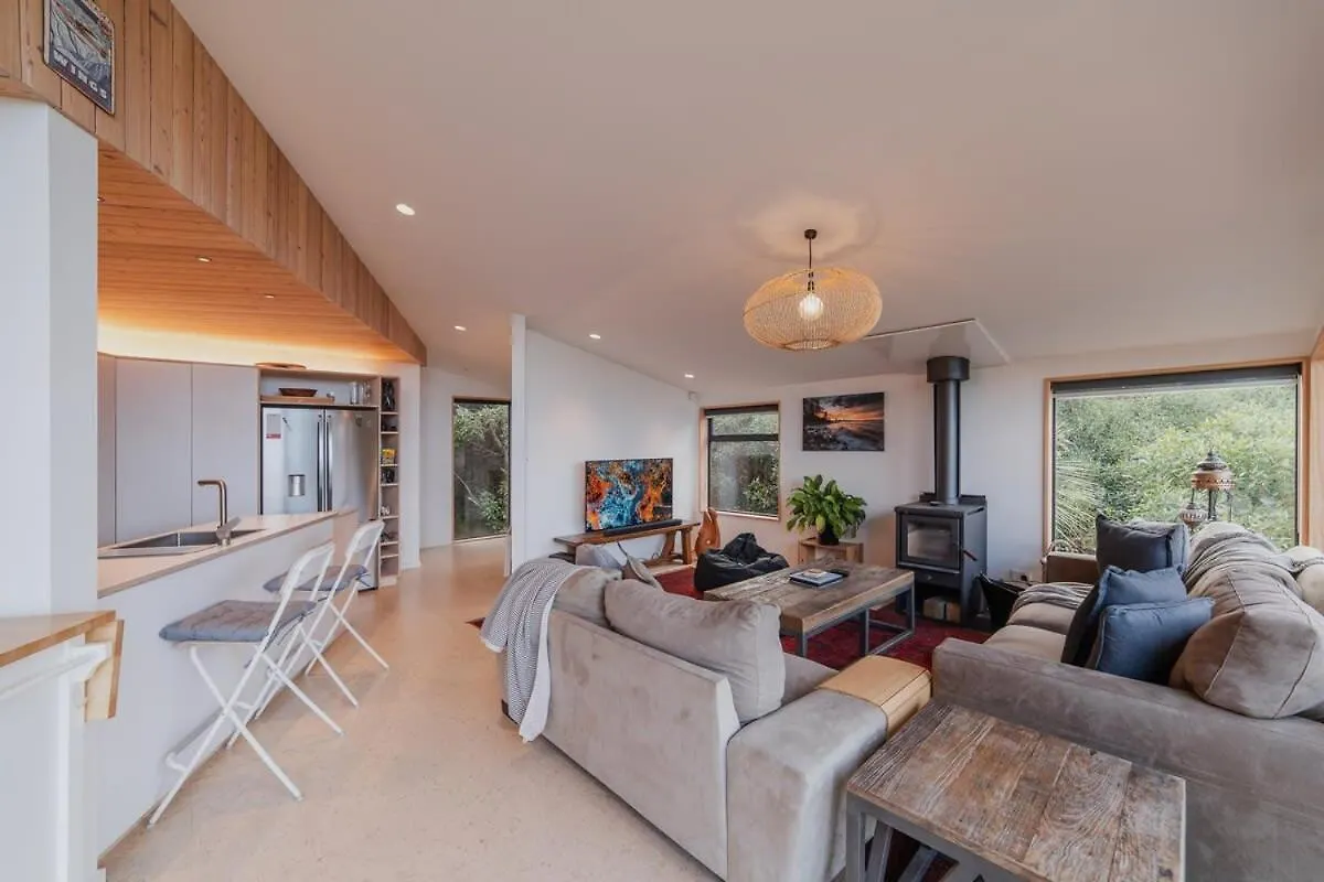 Ocean Views At Rapanui Lodge- 4Br Gem With Parking Christchurch New Zealand