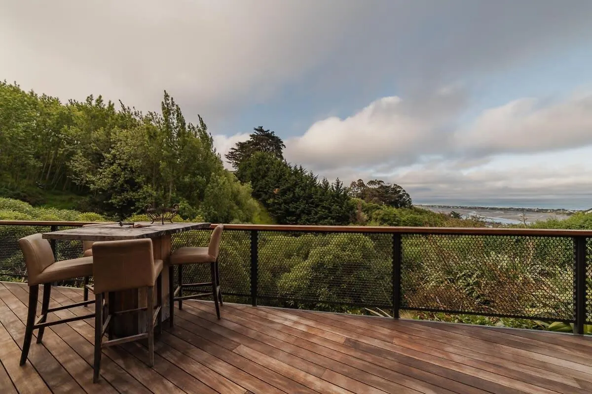 Ocean Views At Rapanui Lodge- 4Br Gem With Parking Christchurch
